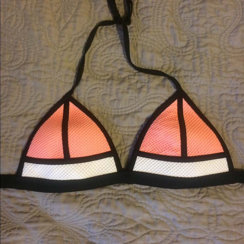 Triangle style bikini top